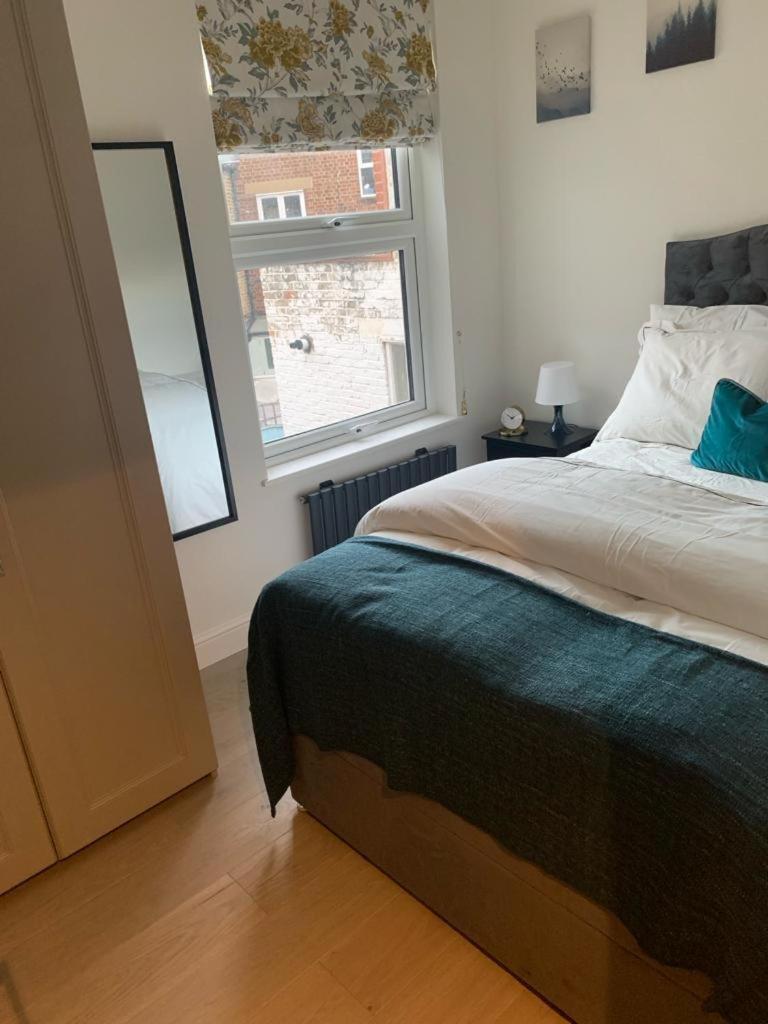 Two Bedroom Apartment - London Eksteriør billede